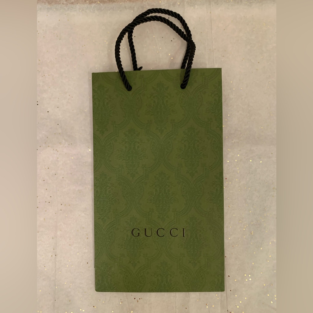 Authentic Gucci Green Paper Shopping Gift Bag Authentic Gucci Green Paper Shopping Gift Bag